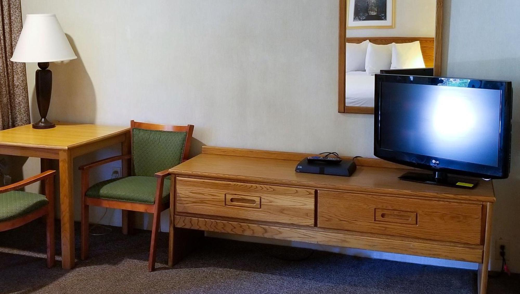 Magnuson Hotel Ілі Екстер'єр фото