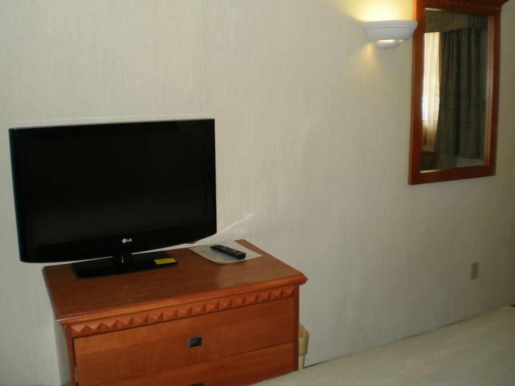 Magnuson Hotel Ілі Номер фото